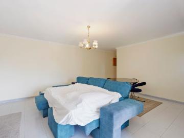 Apartamento T2 para arrendamento sem móveis com garagem em Paço de Arcos