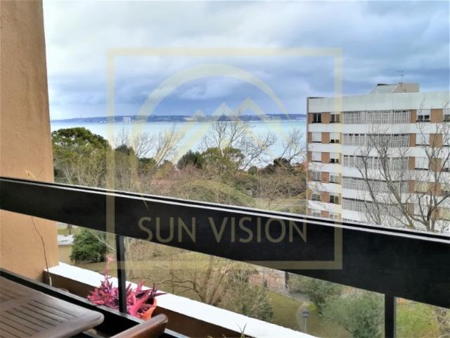 Apartamento T2 para arrendar no Alto da Barra com vista de mar
