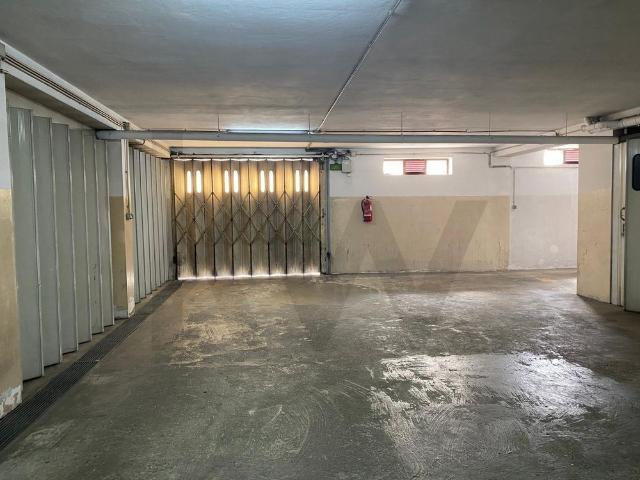 Apartamento T2 para arrendar com elevador, varandas e lugar de garagem