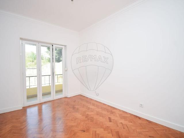 Apartamento T2 para arrendar em Alcântara, Lisboa RE/MAX Portugal