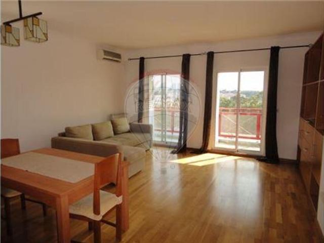 Apartamento T2 para arrendar em Barcarena, Oeiras RE/MAX Portugal