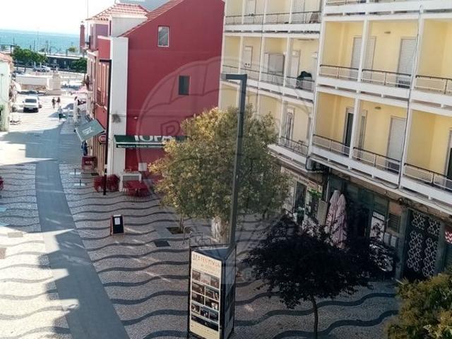 Apartamento T2 para arrendar em Cacilhas
