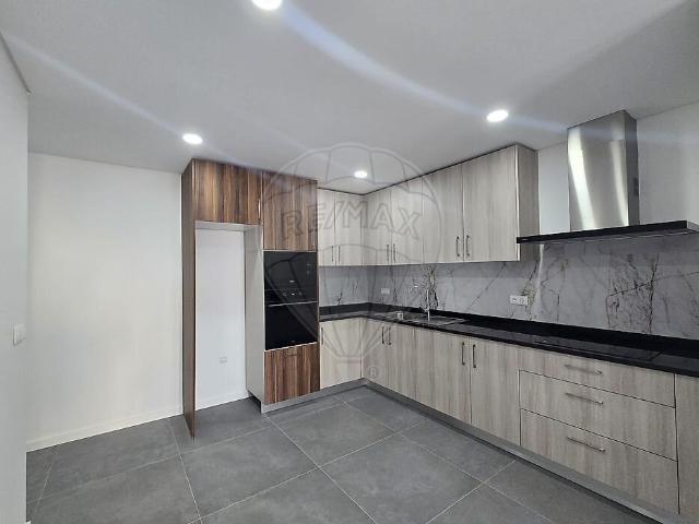 Apartamento T2 para arrendar em Campo de Besteiros, Tondela RE/MAX Portugal