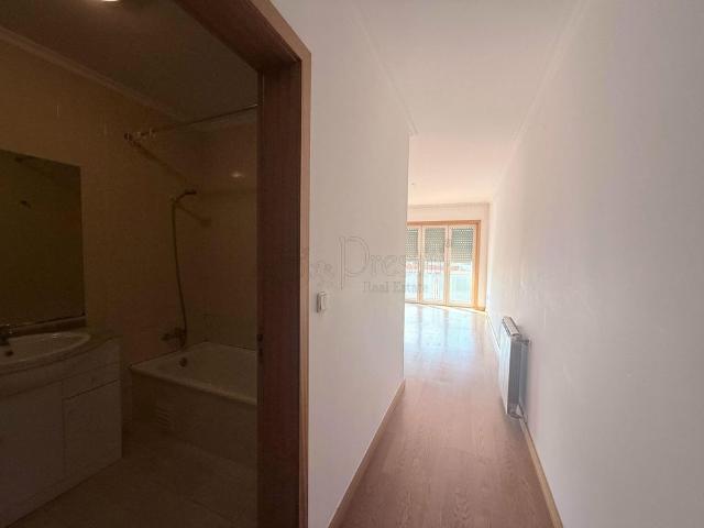 Apartamento T2 para Arrendar em Guimarães