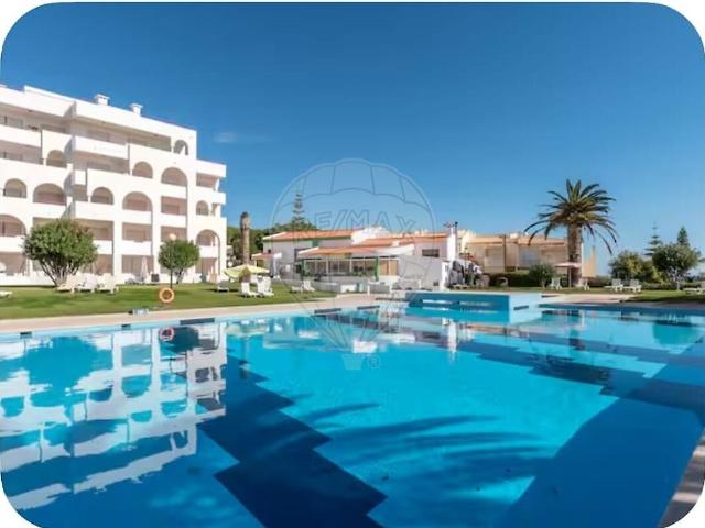 Apartamento T2 para arrendar em Porches, Lagoa Algarve RE/MAX Portugal