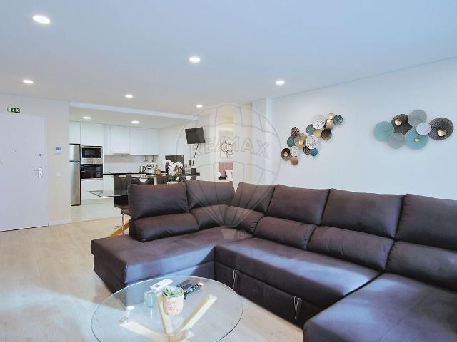 Apartamento T2 para arrendar em São Martinho do Porto, Alcobaça RE/MAX Portugal