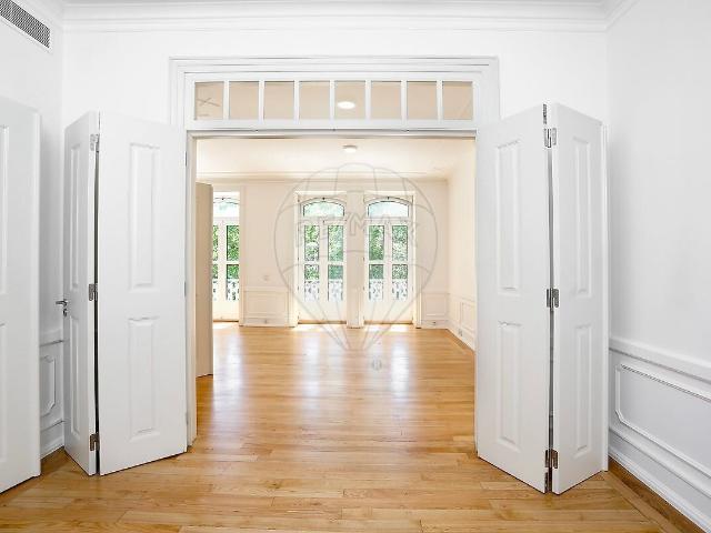 Apartamento T2 para arrendar em Santo António, Lisboa RE/MAX Portugal