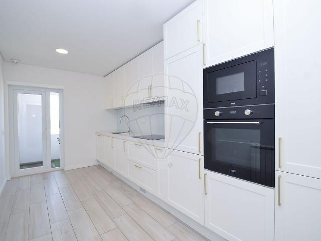 Apartamento T2 para arrendar em Venteira, Amadora RE/MAX Portugal