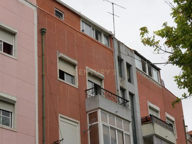Apartamento T2 para Recuperação em Almada, Cova da Piedade