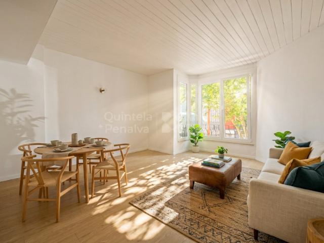 Apartamento T2 para remodelação no Monte Estoril