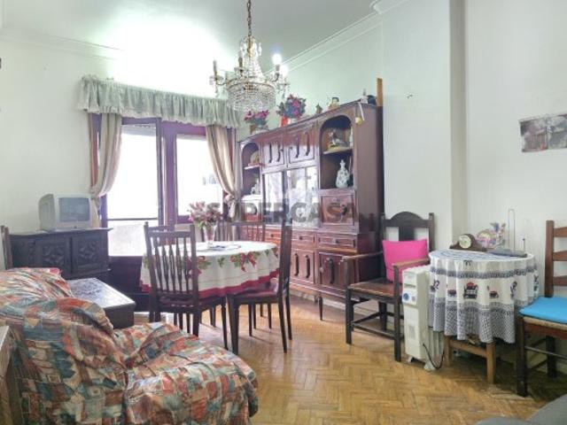 Apartamento T2 para remodelar Odivelas 242.000€