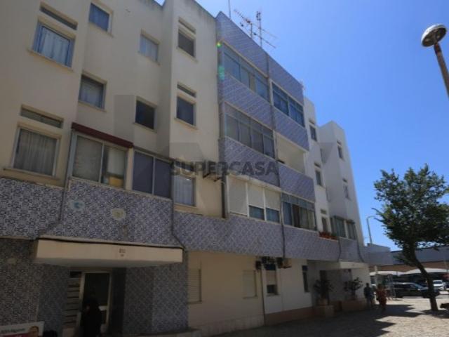 Apartamento T2 para renovar em VRSA Algarve
