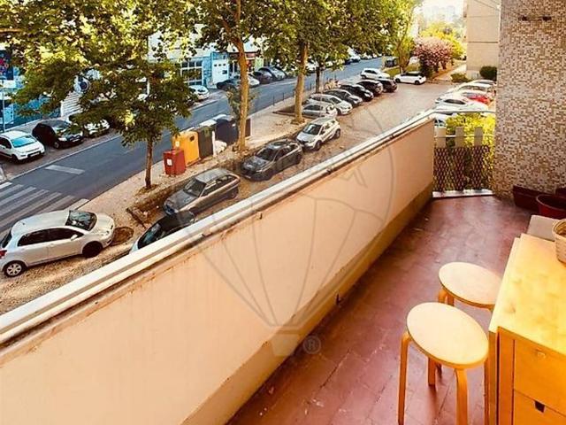 Apartamento T2 para te espaçoso apartamento T2 situado no ce. 64m² Odivelas