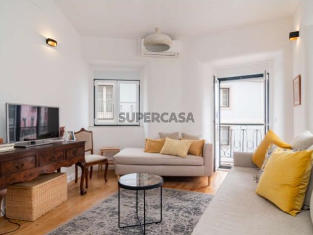 Apartamento T2 para venda mobilado em Lisboa
