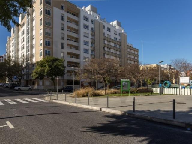 Apartamento T2 para Venda na Quinta dos Barros, Alvalade, com Garagem e Arrecadação