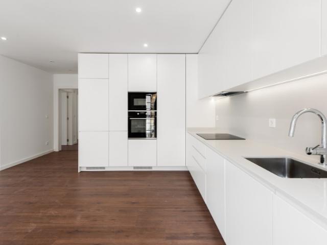 Apartamento T2 para venda no 'Neudel' Damaia