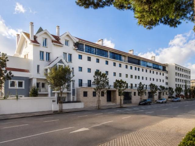 Apartamento T2 para venda no coração do Estoril a dois minutos do Mar