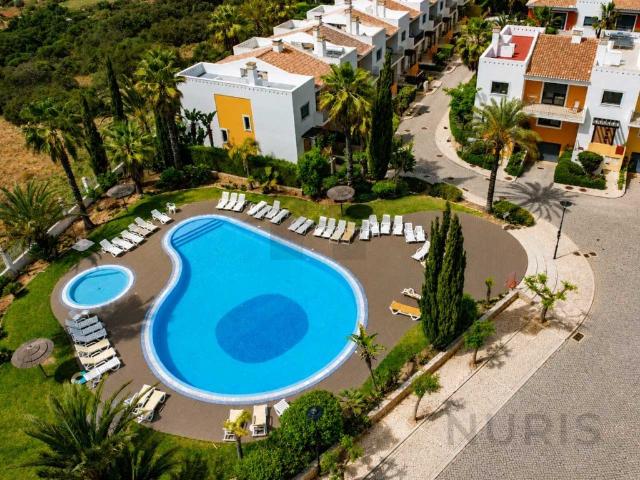 Apartamento T2 para Venda com Garagem e Piscina em Portimão 111m² Alvor