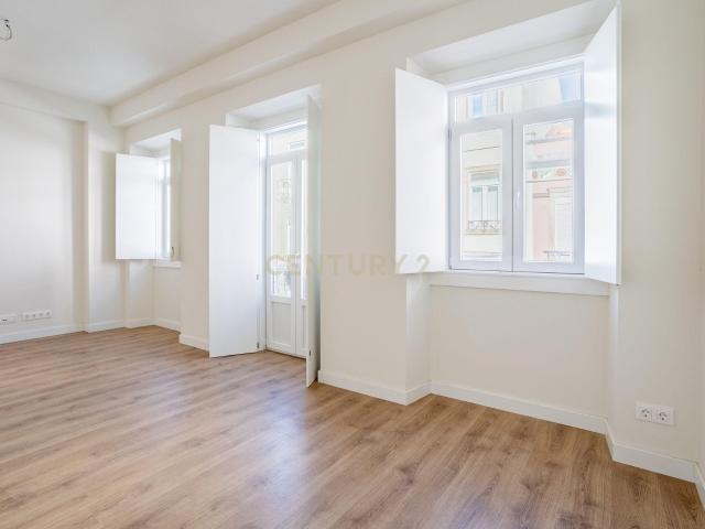Apartamento T2 para Venda, em Campolide – Construção de Exce. 67m² Campolide