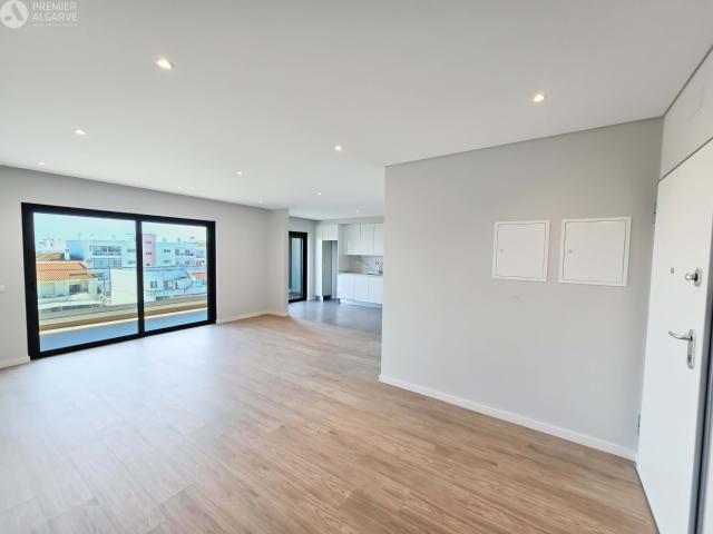 Apartamento T2 penthouse com terraço privativo na cobertura