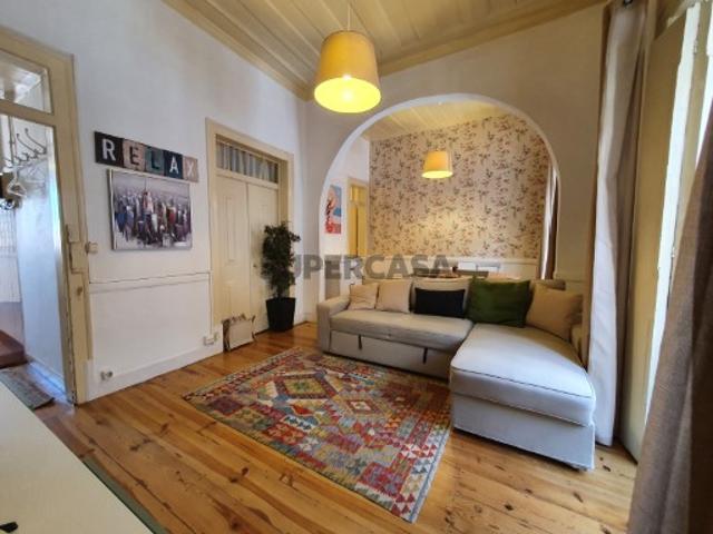 Apartamento T2 perto do Largo do Carmo do Bairro Alto em Lisboa