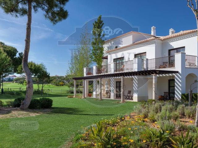 Apartamento T2 Pine Cliffs Residence Praia da Falésia com um rendimento garantido de 5%