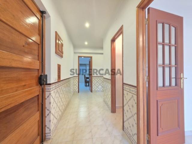 Apartamento T2 PRACETA VITOR HUGO PÓVOA DE SANTA IRIA 332.000€