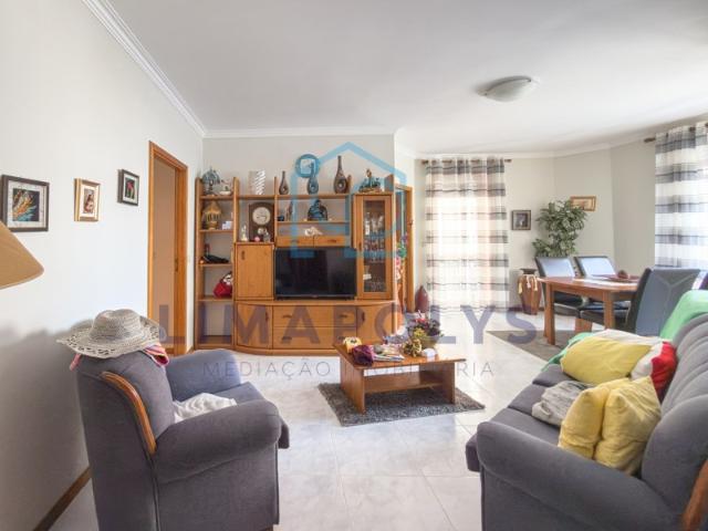 Apartamento T2 pronto a habitar