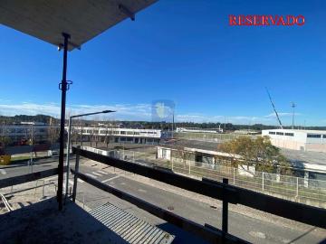 Apartamento T2, Prédio em Construção, 2 quartos, um deles em suite, Lugar de Estacionamento, junto ao Colégio