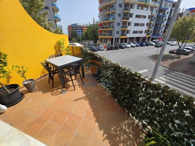 Apartamento T2 PREMIUM com Terraço, BOX e Arrecadação | Urbanização Jardim da Amoreira, Ramada