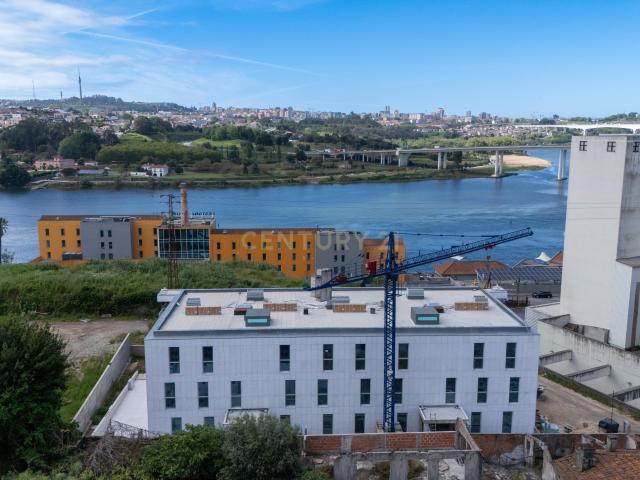 Apartamento T2 Premium com Terraço Único de 277m²