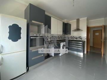 Apartamento T2, R/C, Semi novo, localizado em zona de construção nova da Quinta do Anjo!