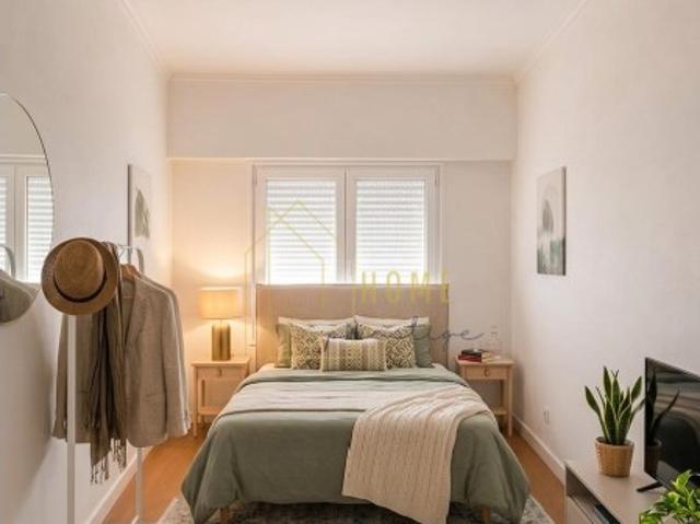 Apartamento T2 Remodelado na Amora Seixal