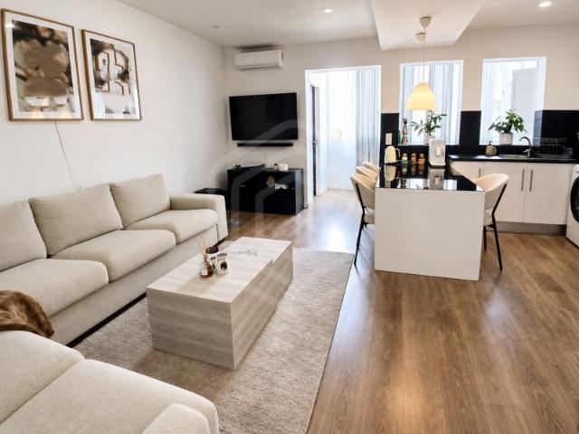 Apartamento T2 remodelado no Centro de Loulé