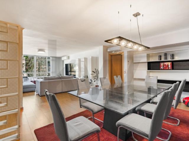 Apartamento T2 Remodelado, no centro de Monte Abraão