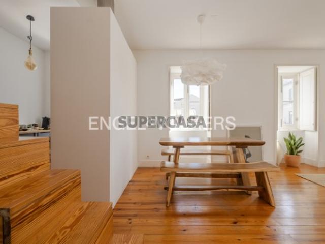 Apartamento T2 remodelado no Príncipe Real