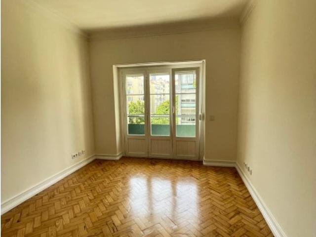 Apartamento T2 Remodelado Oportunidade Imperdível!