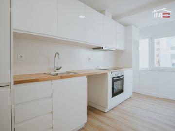 Apartamento T2 Remodelado à Venda em Agualva Cacém