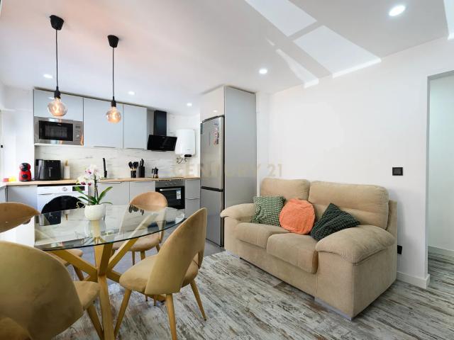 Apartamento T2 Remodelado | Charneca de Caparica