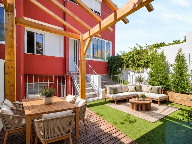 Apartamento T2 Remodelado com Terraço Privativo na Ajuda em. 73m² Ajuda
