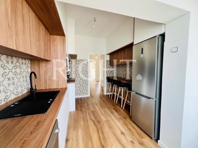 Apartamento T2 remodelado, com garagem em Santarém