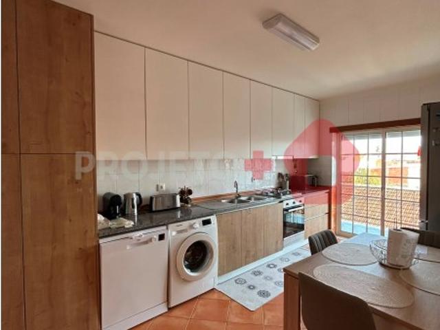 Apartamento T2 Remodelado e Mobilado
