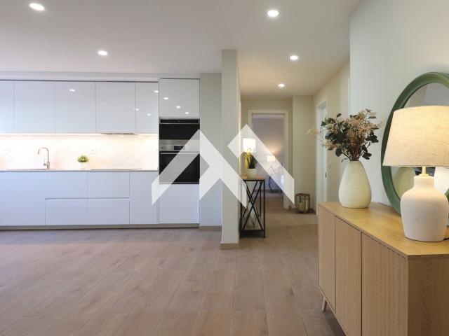 Apartamento T2 Remodelado em Mem Martins