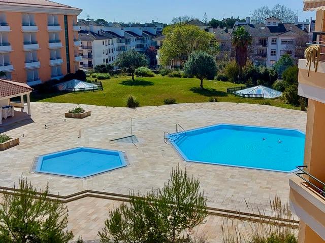 Apartamento T2 remodelado em condomínio de Luxo perto da praia