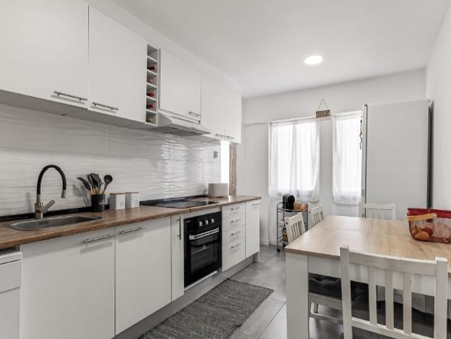 Apartamento T2 Remodelado em Corroios