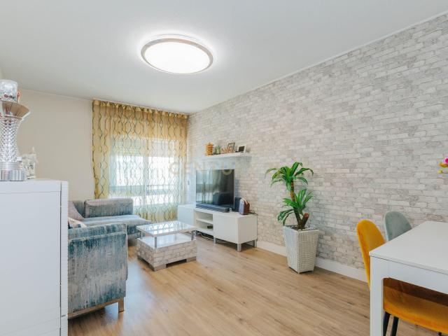 Apartamento T2 Remodelado em Sacavém