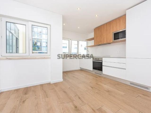 Apartamento T2 Remodelado em Setúbal