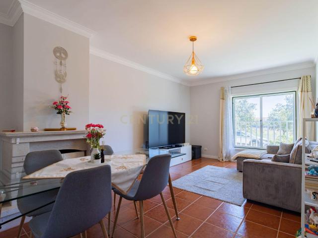 Apartamento T2 Remodelado | Pataias | Garagem e Sótão
