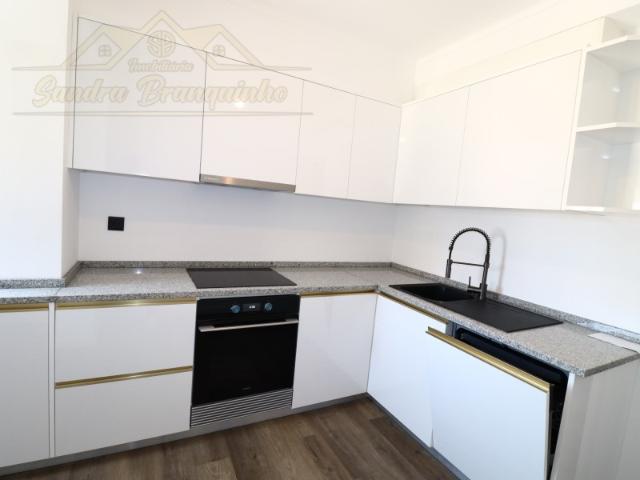 Apartamento T2 RENOVADO A 100M da praia