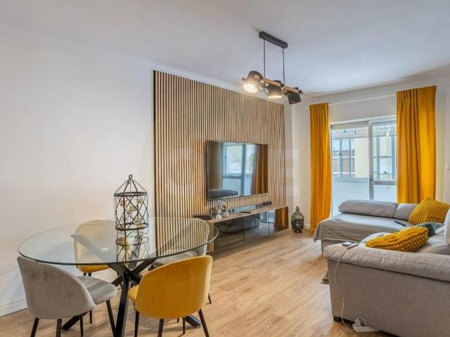 Apartamento T2 Renovado | Casal de São de Brás,Amadora